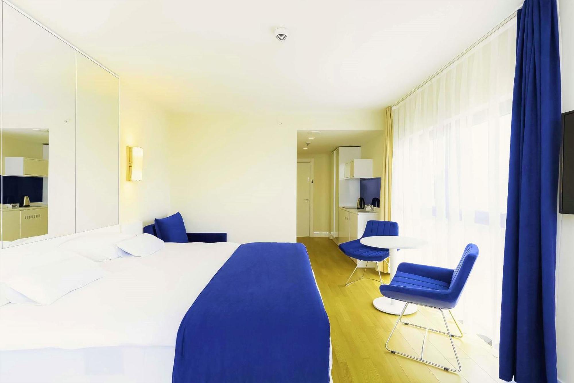 Relax And Unwind Premier Sea View Aparthotel In Batumi Exterior photo